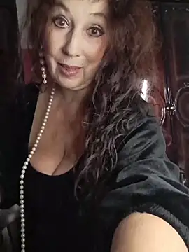 GypsyEsmeralda online show from 11-30-25, 11:03