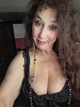 Snapshot of GypsyEsmeralda chatting on 05-06-26, 06:24 GypsyEsmeralda online show from 05-06-26, 06:24