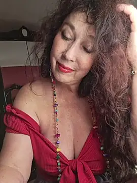 Snapshot of GypsyEsmeralda chatting on 06-03-26, 03:28 GypsyEsmeralda online show from 06-03-26, 03:28