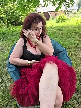 Snapshot of GypsyEsmeralda chatting on 06-12-26, 12:37 GypsyEsmeralda online show from 06-12-26, 12:37