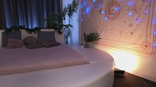 cherry lea online show from 12-19-24, 04:46