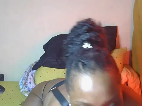 Snapshot of FreakySag_8888 chatting on 09-14-25, 05:06 FreakySag 8888 online show from 09-14-25, 05:06