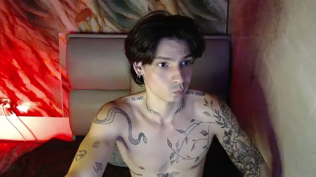 Snapshot of Apolo_Hidalgo01 chatting on 10-19-25, 06:08 Apolo Hidalgo01 online show from 10-19-25, 06:08