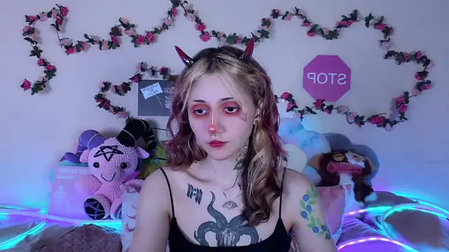Snapshot of _Devill_Baby chatting on 05-13-26, 11:22 Devill Baby online show from 05-13-26, 11:22