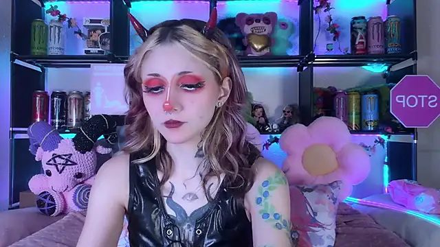 Snapshot of _Devill_Baby chatting on 05-25-26, 07:42 Devill Baby online show from 05-25-26, 07:42