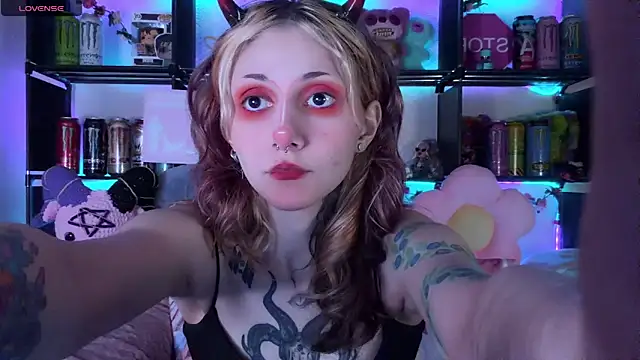 Snapshot of _Devill_Baby chatting on 05-28-26, 06:16 Devill Baby online show from 05-28-26, 06:16