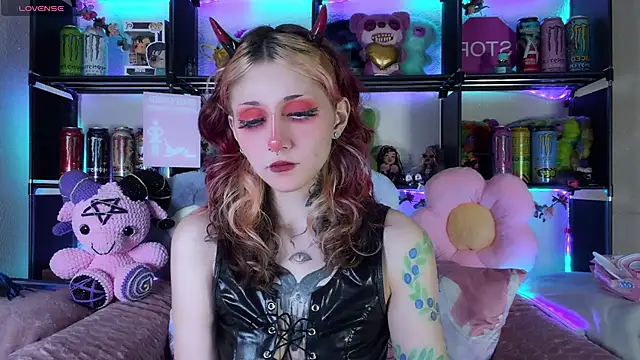 Snapshot of _Devill_Baby chatting on 06-05-26, 06:57 Devill Baby online show from 06-05-26, 06:57