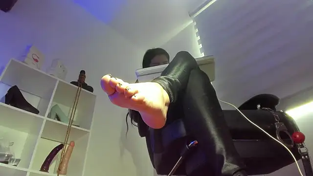 charlotte joliedart online show from 09-23-25, 08:45