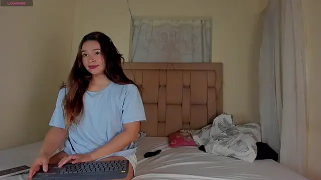 Snapshot of stepcouple_XXX chatting on 03-05-25, 10:10 stepcouple XXX online show from 03-05-25, 10:10