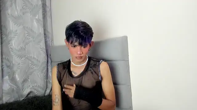 andrew uwu  online show from 11-28-25, 10:45