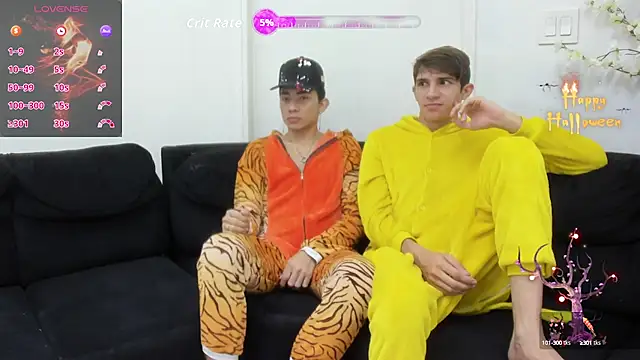 Snapshot of StrawwBoys chatting on 10-14-25, 10:49 StrawwBoys online show from 10-14-25, 10:49