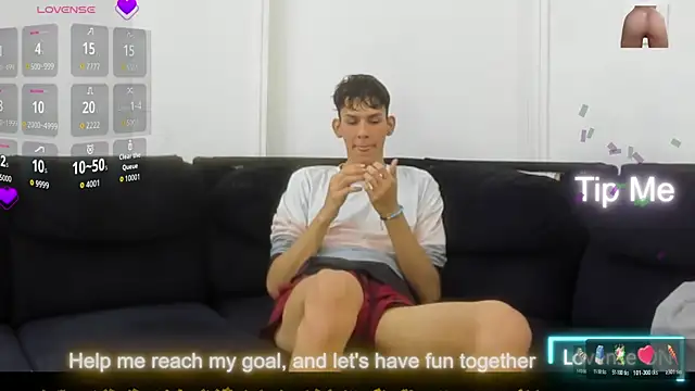 Snapshot of StrawwBoys chatting on 11-16-25, 08:25 StrawwBoys online show from 11-16-25, 08:25