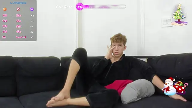 Snapshot of StrawwBoys chatting on 11-30-25, 11:03 StrawwBoys online show from 11-30-25, 11:03