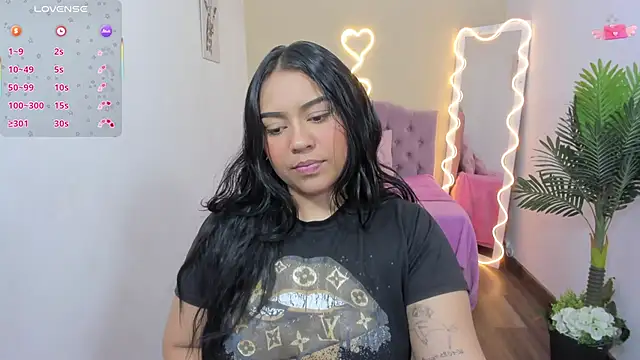 Snapshot of kendra_tay chatting on 02-13-25, 03:50 kendra tay online show from 02-13-25, 03:50