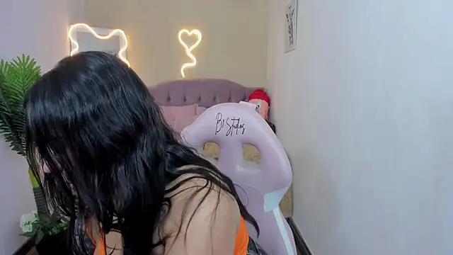 Snapshot of kendra_tay chatting on 03-02-25, 03:24 kendra tay online show from 03-02-25, 03:24