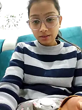 Snapshot of Aleena_Rai chatting on 12-18-24, 07:30 Aleena Rai online show from 12-18-24, 07:30