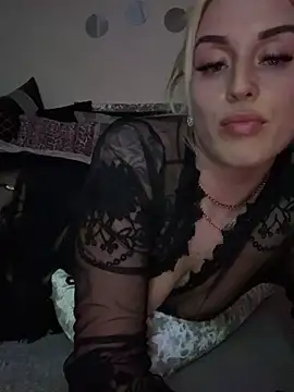 Snapshot of Barbie_26 chatting on 01-01-25, 09:52 Barbie 26 online show from 01-01-25, 09:52