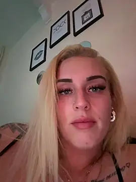 Snapshot of Barbie_26 chatting on 01-16-25, 10:02 Barbie 26 online show from 01-16-25, 10:02