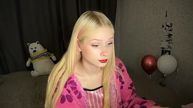 lisa barbie online show from 12-23-24, 04:12