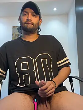 Snapshot of Dirtyboyhot chatting on 02-25-26, 01:48 Dirtyboyhot online show from 02-25-26, 01:48