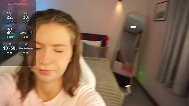 Snapshot of LinaSiren chatting on 12-23-24, 03:18 LinaSiren online show from 12-23-24, 03:18