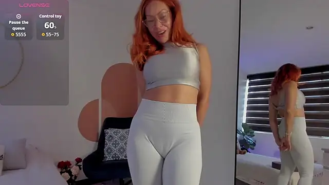 AvaCollinss online show from 12-19-25, 12:23