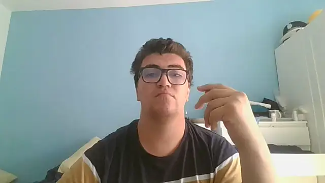 Snapshot of sorolla12 chatting on 10-16-25, 01:12 sorolla12 online show from 10-16-25, 01:12