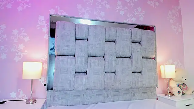 Snapshot of KarinaSimonz chatting on 03-06-26, 02:30 KarinaSimonz online show from 03-06-26, 02:30