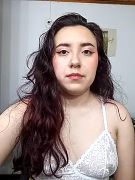 Emi chik online show from 03-08-25, 04:45