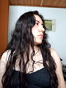 Emi chik online show from 11-25-25, 10:48