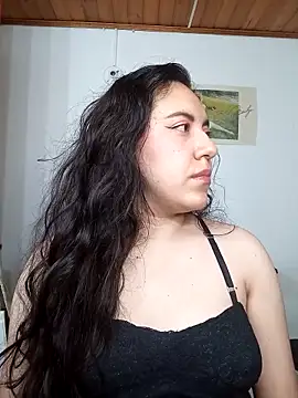 Emi chik online show from 12-18-25, 09:59