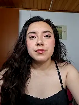 Emi chik online show from 05-29-26, 06:00