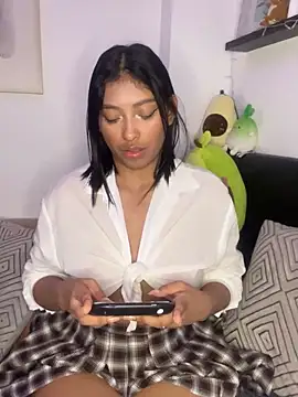 Snapshot of Isabella_fasilier chatting on 01-16-25, 12:45 Isabella fasilier online show from 01-16-25, 12:45