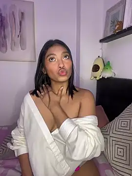 Snapshot of Isabella_fasilier chatting on 02-07-25, 01:47 Isabella fasilier online show from 02-07-25, 01:47