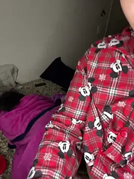 gamingcouple420 online show from 12-22-25, 11:57