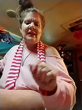 Snapshot of Fantasymaid80 chatting on 12-30-24, 05:34 Fantasymaid80 online show from 12-30-24, 05:34