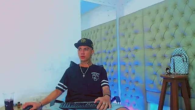 HannibalLester online show from 01-29-25, 01:28