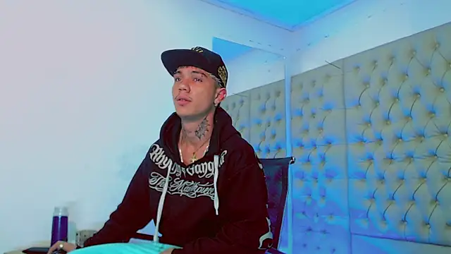 HannibalLester online show from 02-04-25, 02:49