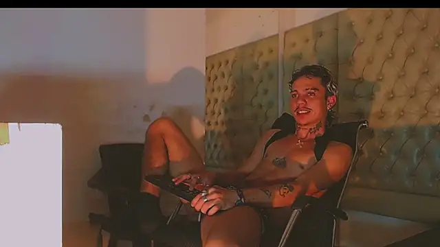 HannibalLester online show from 02-23-25, 01:24