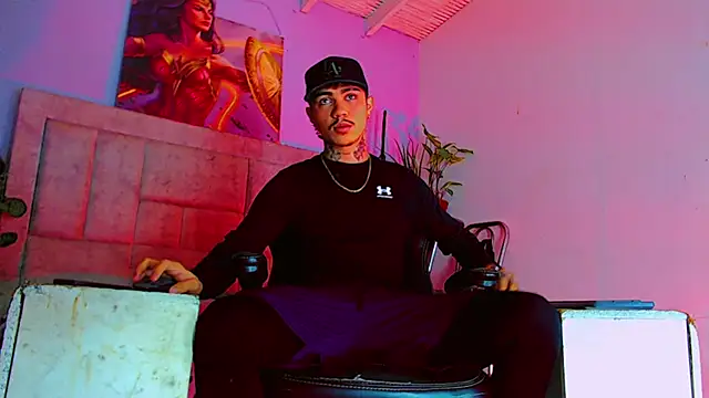 HannibalLester online show from 10-17-25, 01:14