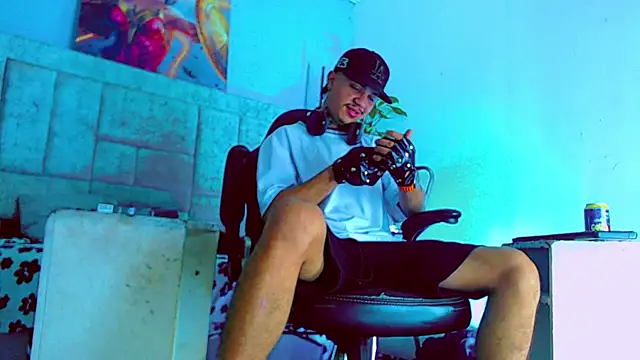 HannibalLester online show from 10-22-25, 04:24