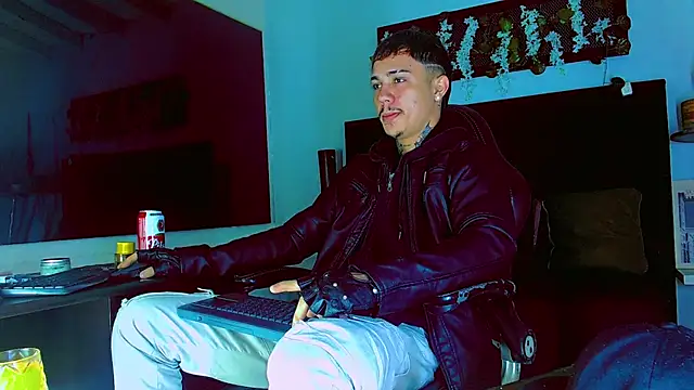 HannibalLester online show from 03-11-26, 01:55