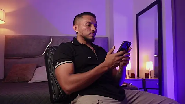 maximusclark1 online show from 04-19-26, 04:23