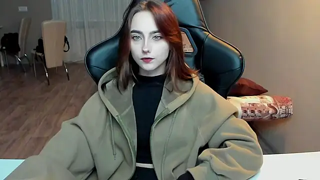 Snapshot of SilverDream chatting on 02-04-25, 05:01 SilverDream online show from 02-04-25, 05:01