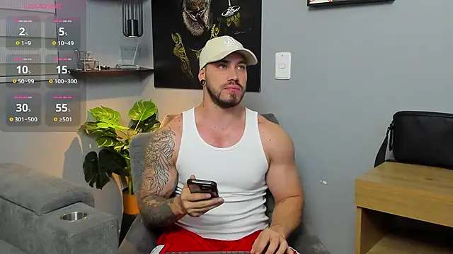 Snapshot of Giorgio-Leone chatting on 10-28-25, 11:51 Giorgio-Leone online show from 10-28-25, 11:51