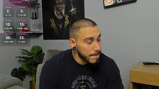 Snapshot of Giorgio-Leone chatting on 12-18-25, 10:49 Giorgio-Leone online show from 12-18-25, 10:49