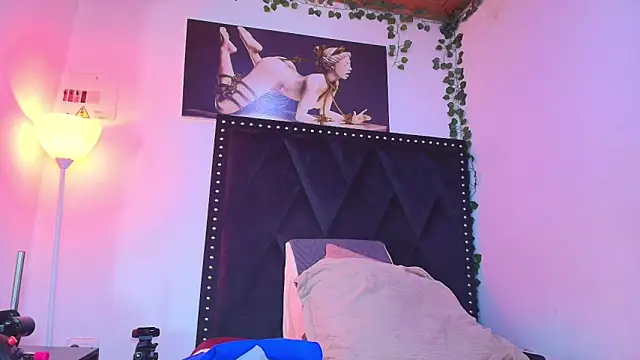 dafne queenn online show from 11-22-25, 12:48