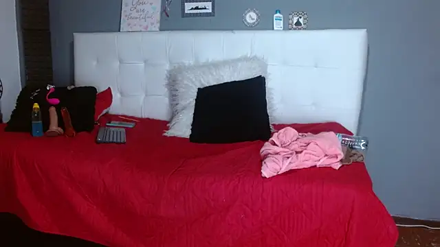 AnnieScott  online show from 02-18-25, 01:21