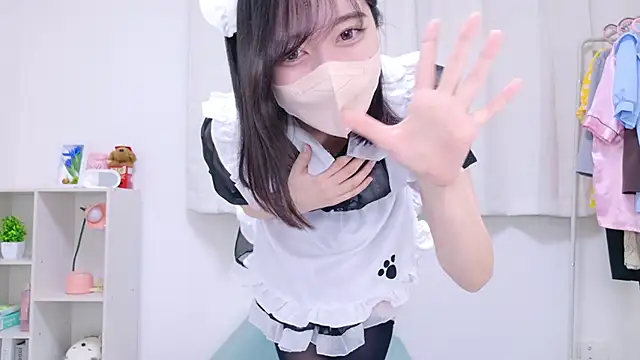 Snapshot of Yurie_ chatting on 01-08-25, 11:10 Yurie online show from 01-08-25, 11:10