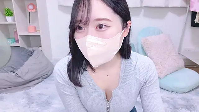 Snapshot of Yurie_ chatting on 02-12-25, 11:07 Yurie online show from 02-12-25, 11:07
